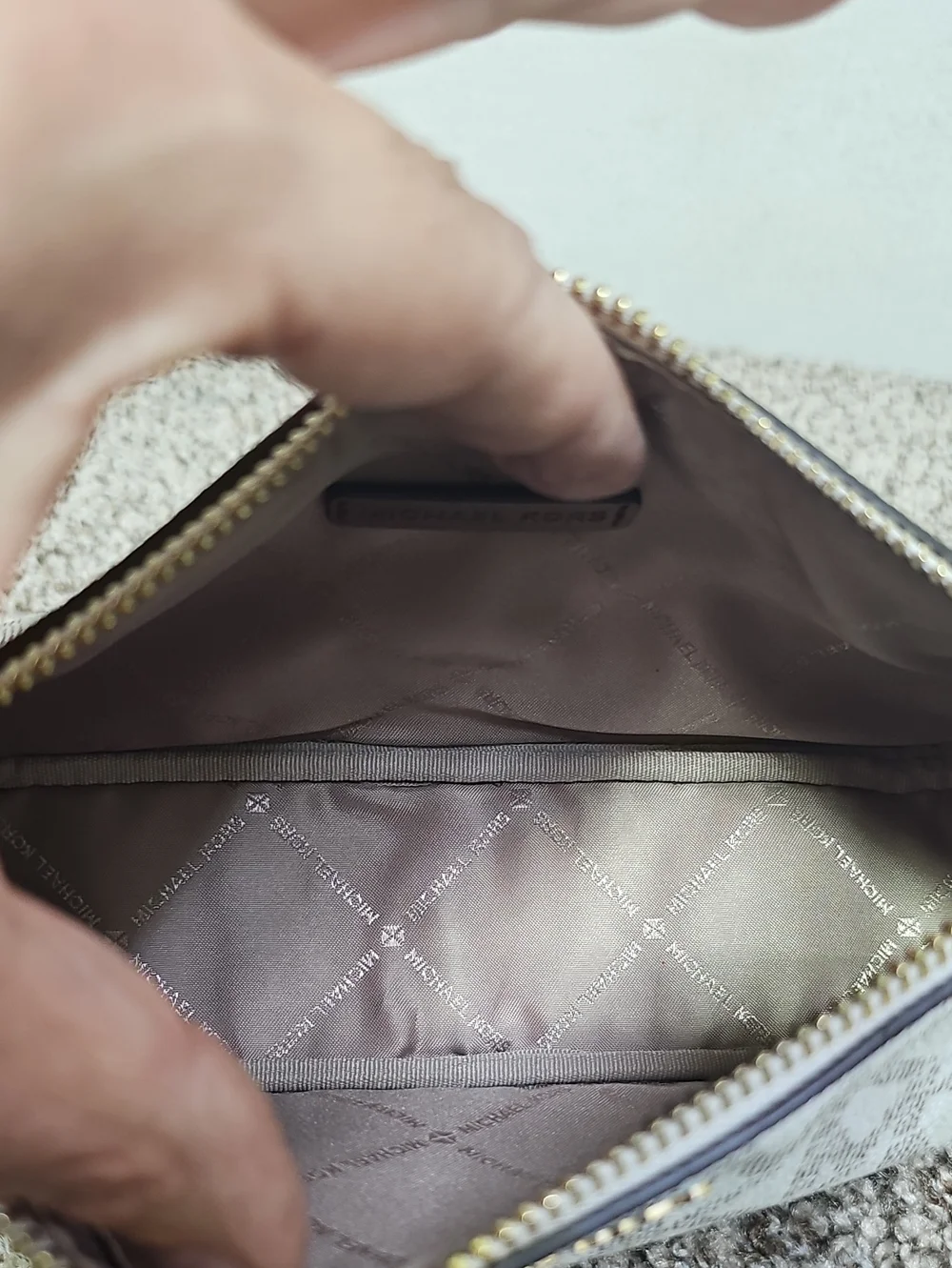 MICHAEL KORS JET SET POCHETTE BFPM-08-032